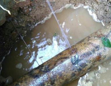 龙岩市楼顶渗水维修公司分享下地暖漏水的原因及检测方法。